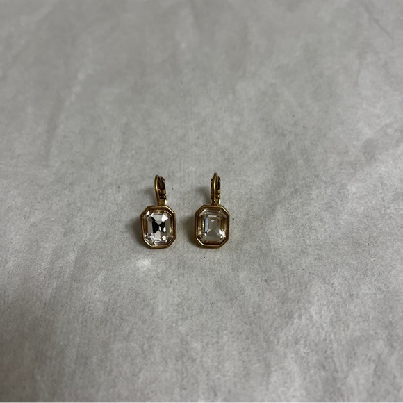 Jade& Jasper Clear Stone Stud Gold Tone Women Fashion Earrings - Picture 4 of 7